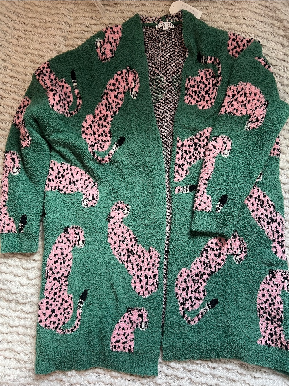 Cozy Green Open-Front Cardigan with Pink Leopard Motif